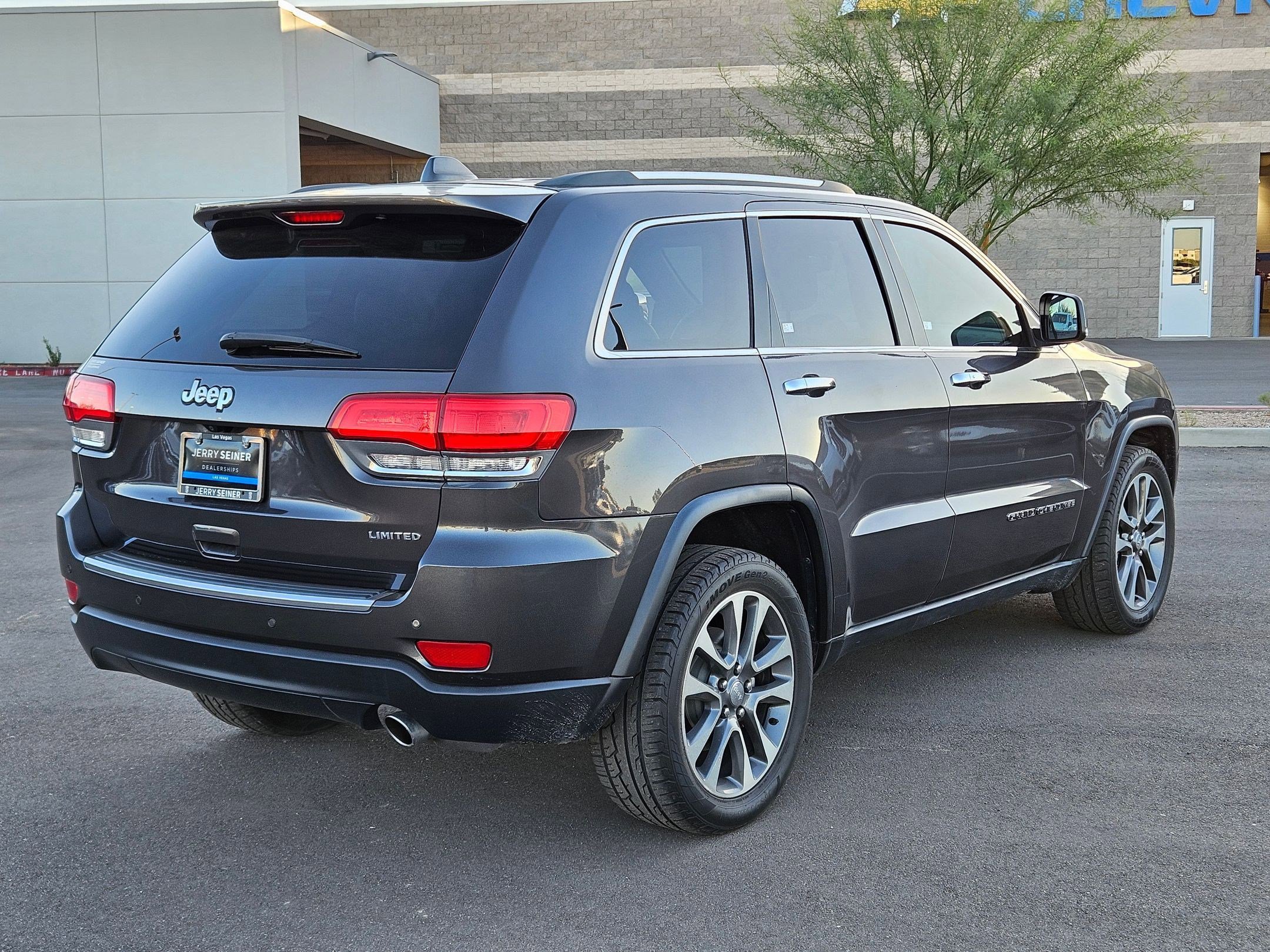 2018 Jeep Grand Cherokee Limited photo 3