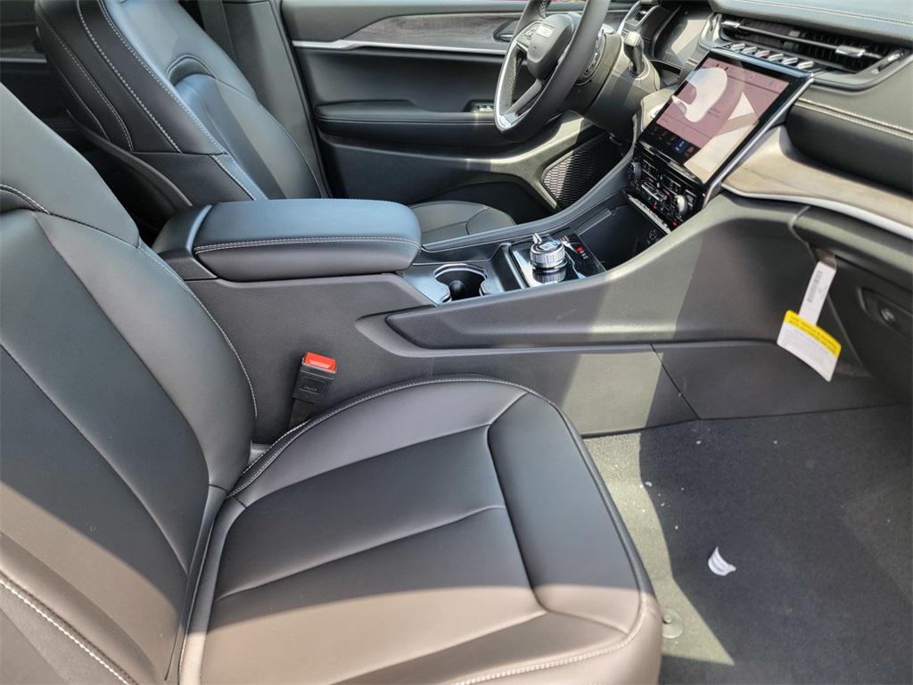 2025 Jeep Grand Cherokee Limited photo 10