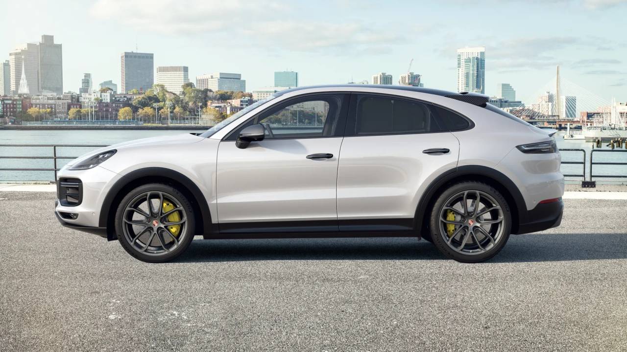 2022 Porsche Cayenne Coupe Turbo GT photo 2