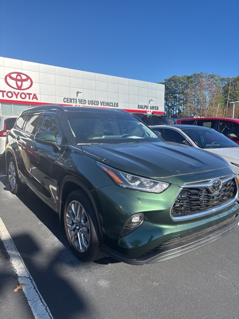 2025 Toyota Highlander Limited photo 2