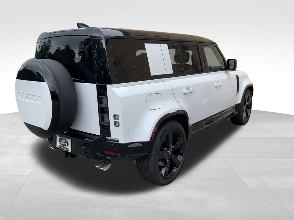 2025 Land Rover Defender 110 V8 photo 8