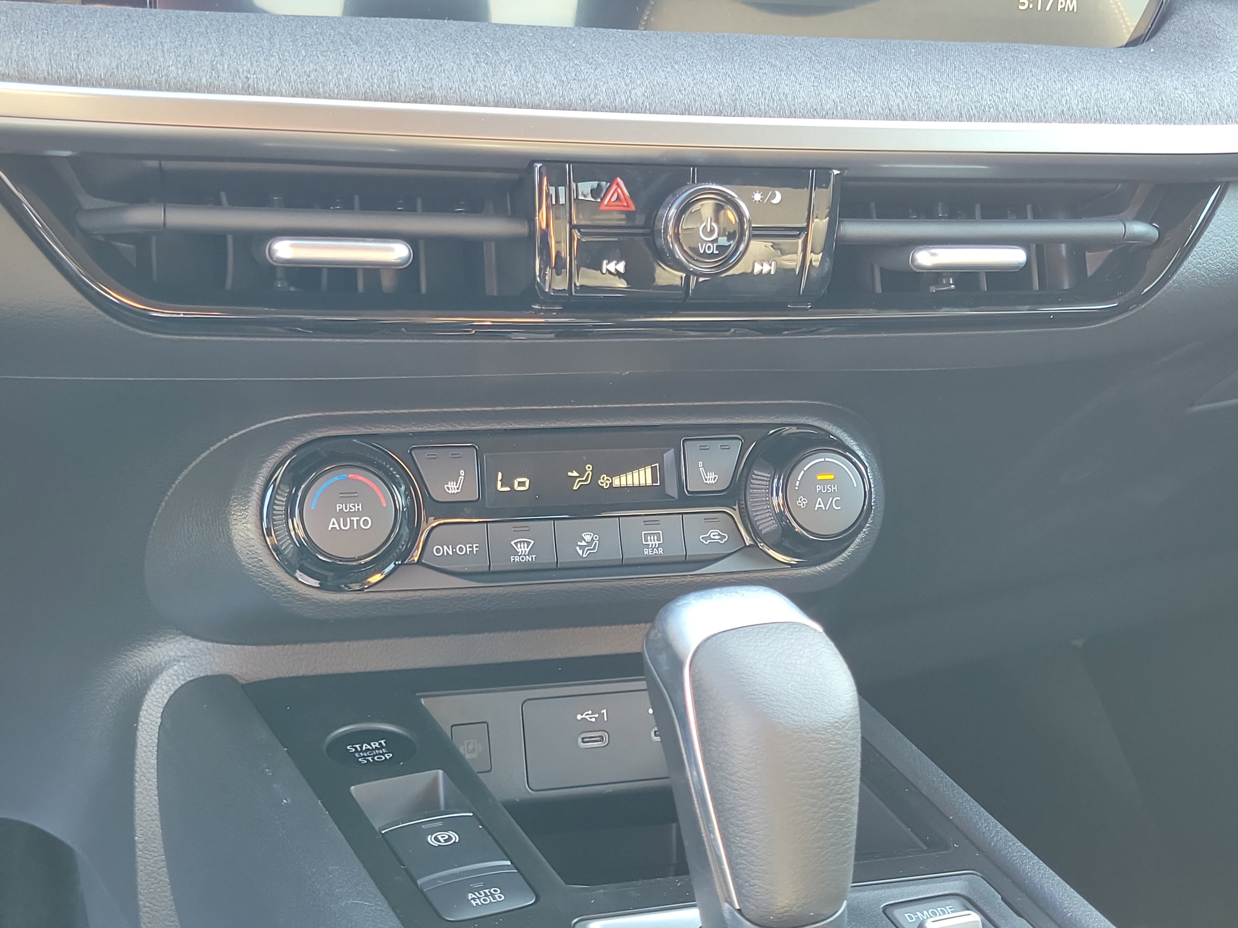 2026 Nissan Kicks SV photo 5