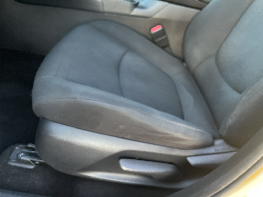2020 Toyota RAV4 LE photo 5