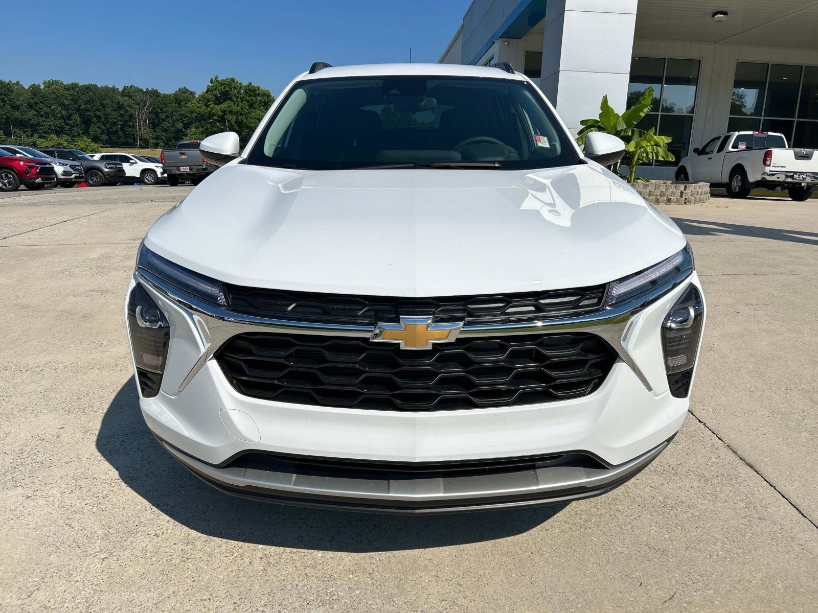 2025 Chevrolet Trax LT photo 9