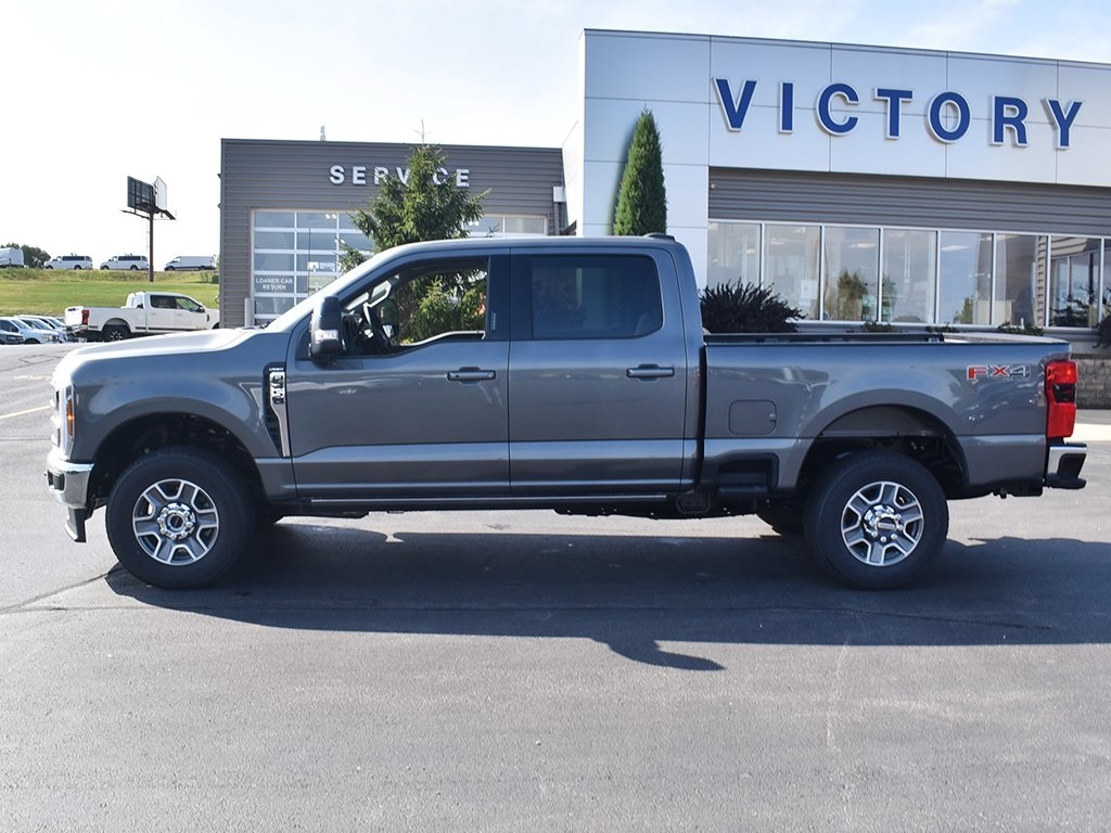 2026 Ford F-350 Lariat photo 2
