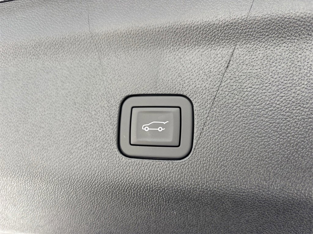 2025 Chevrolet Tahoe LT photo 16