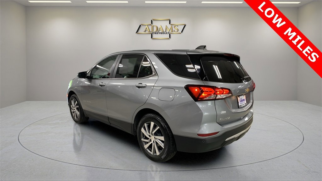 2024 Chevrolet Equinox LT photo 3