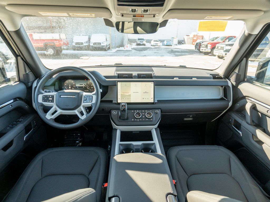 2025 Land Rover Defender 110 S photo 15