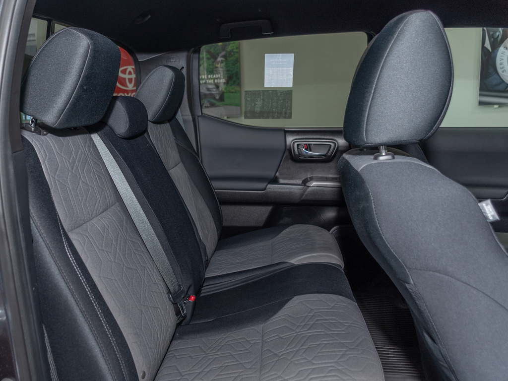 2021 Toyota Tacoma TRD Off-Road photo 17