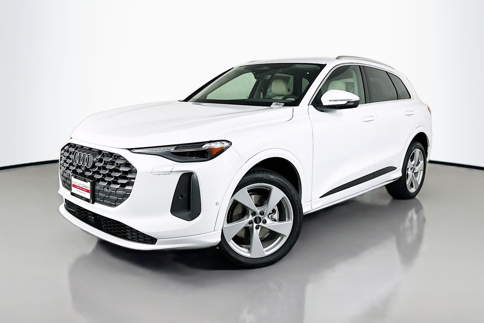 2025 Audi New Q5 Premium Plus's photo