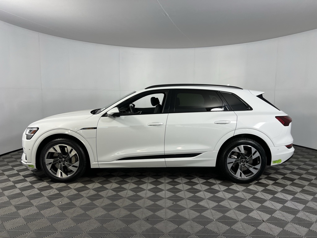 2023 Audi e-tron Premium photo 8