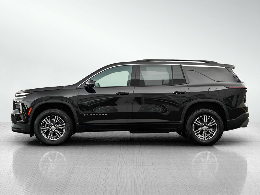2025 Chevrolet Traverse photo 3