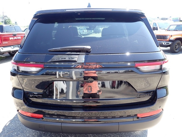 2025 Jeep Grand Cherokee Limited photo 4