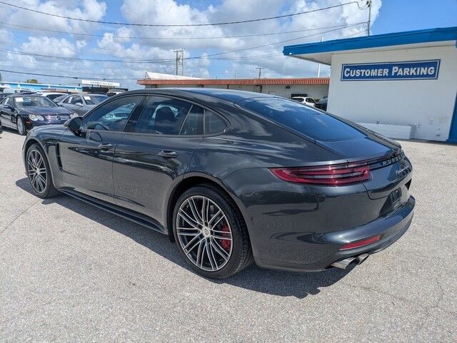 2017 Porsche Panamera Turbo photo 4