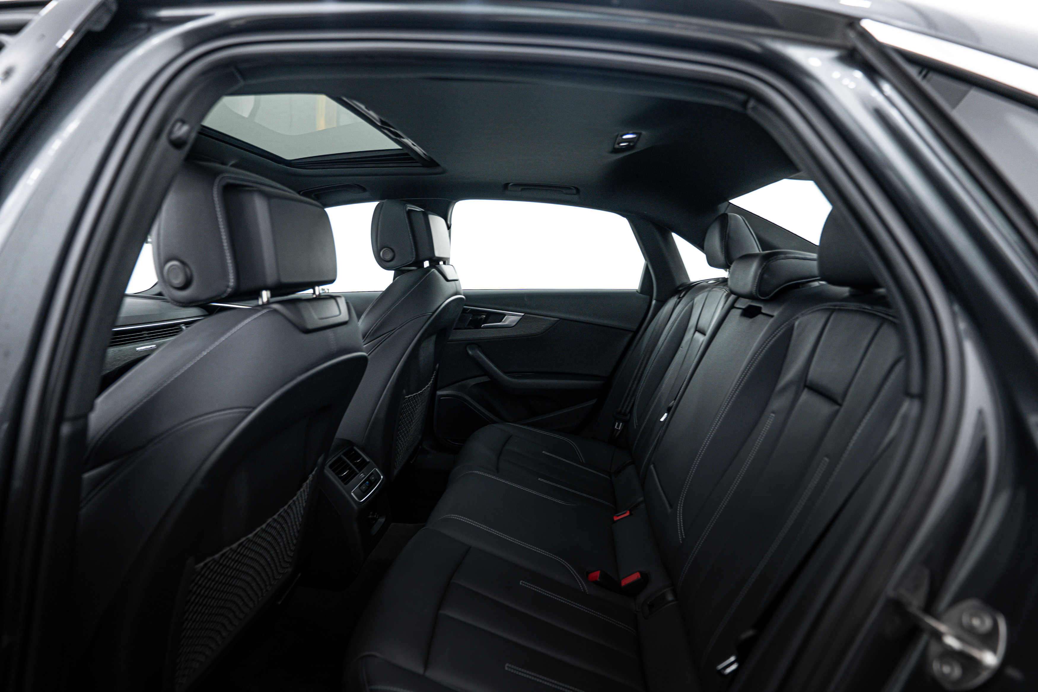 2023 Audi A4 S line Quattro Premium photo 17