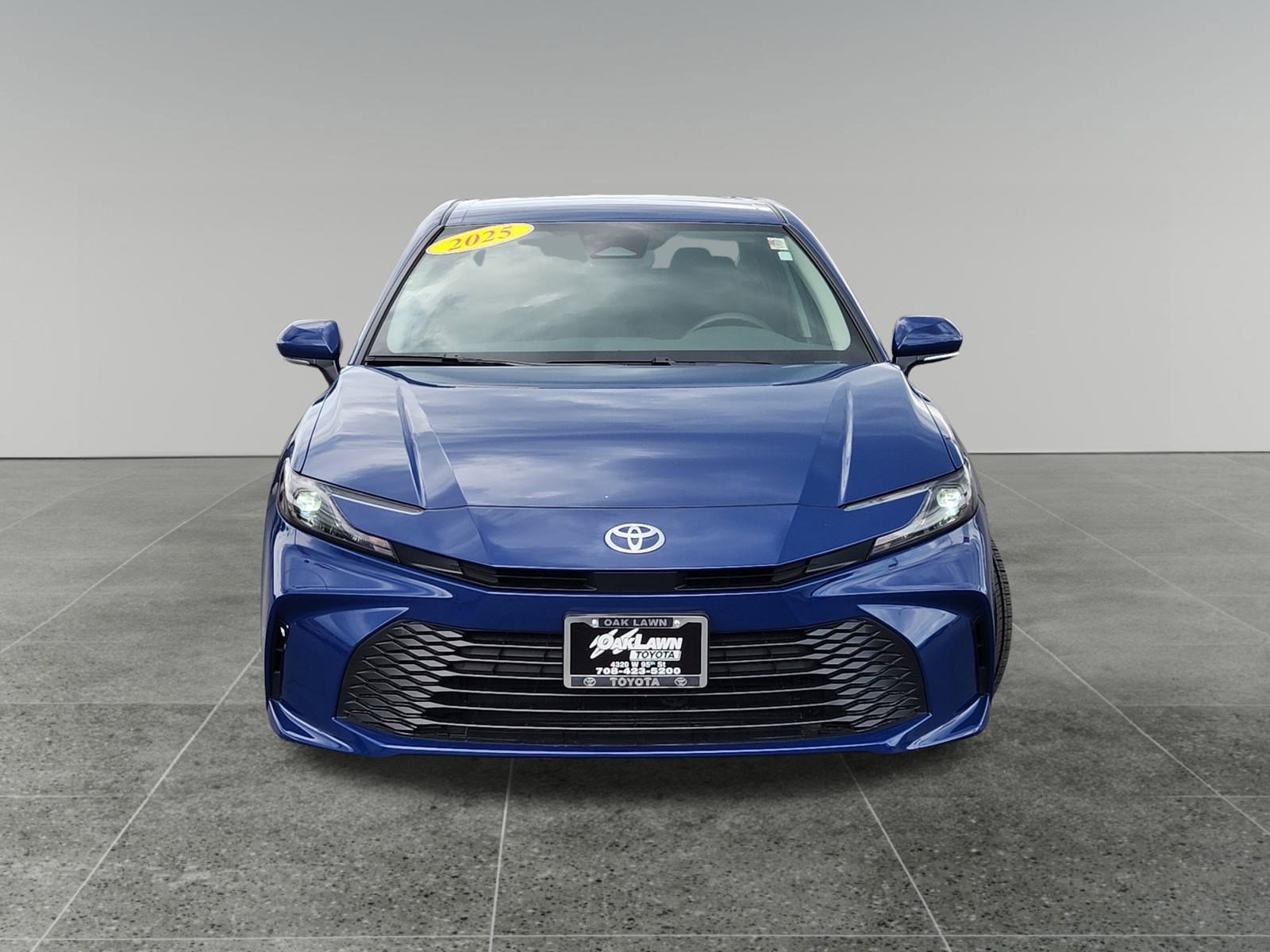 2025 Toyota Camry LE photo 2