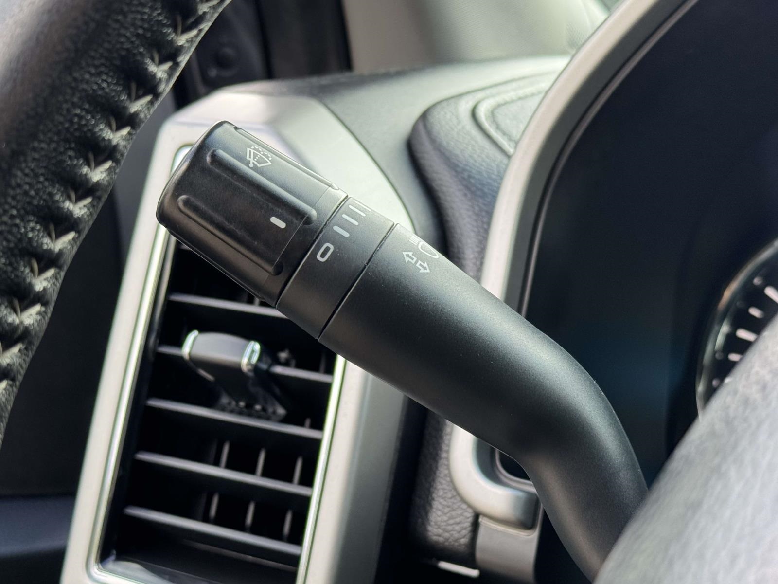 2020 Ford F-150 Lariat photo 25