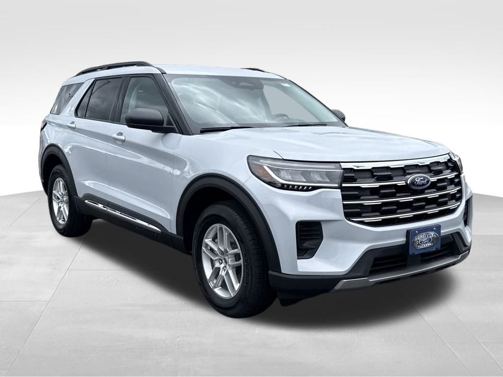 2025 Ford Explorer photo 4