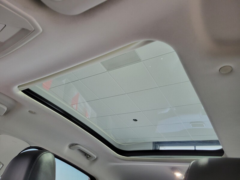 2016 Ford C-Max Energi SEL photo 11