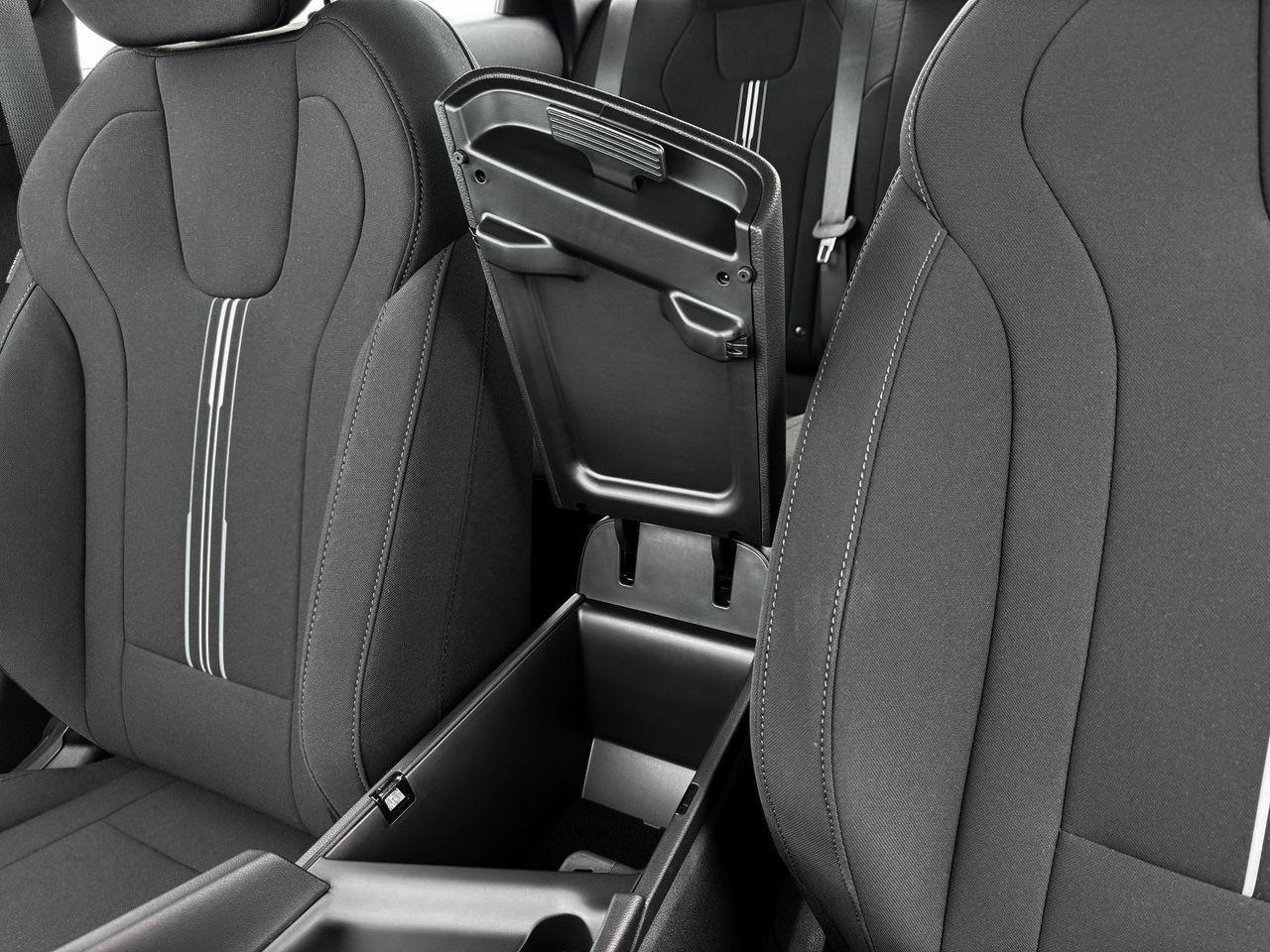 2025 Hyundai Elantra SEL Sport photo 16