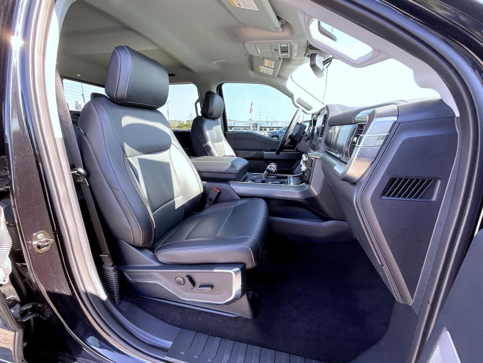2022 Ford F-150 Lariat photo 15