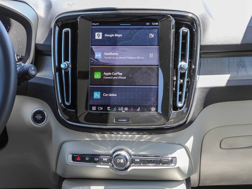 2023 Volvo XC40 Plus photo 13