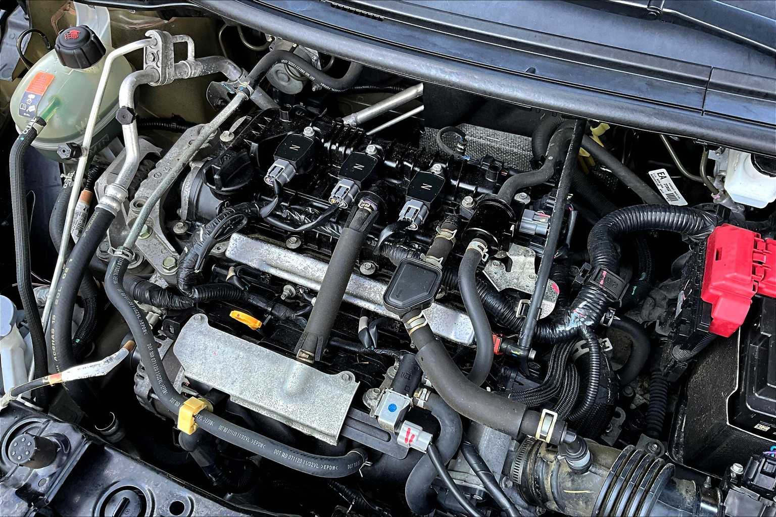 2021 Nissan Versa SV photo 31