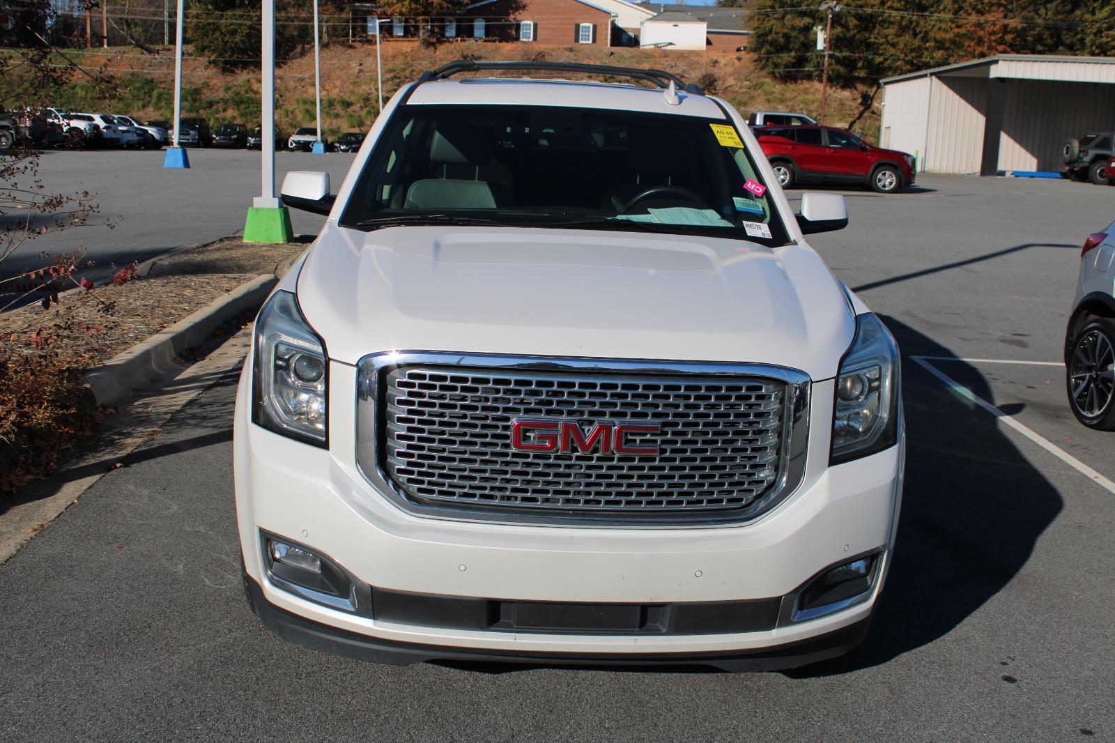 2017 Gmc Yukon Denali photo 2
