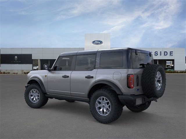 2025 Ford Bronco Badlands photo 3