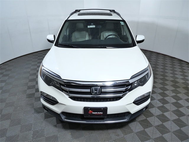 2017 Honda Pilot Elite photo 3