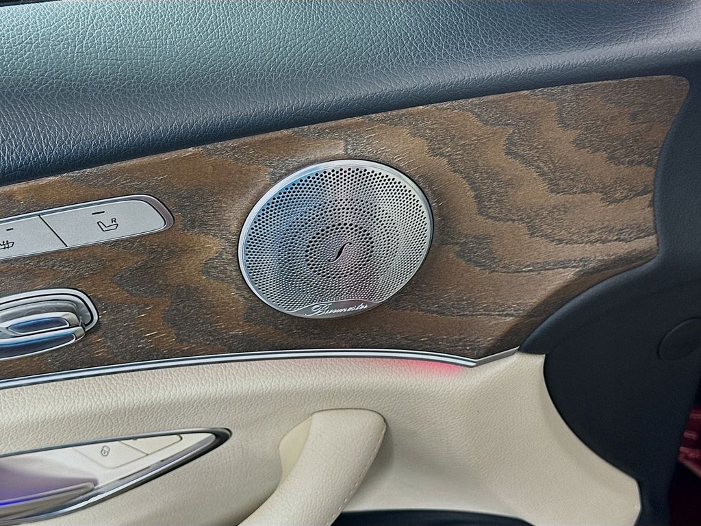 2018 Mercedes Benz E 300 photo 16