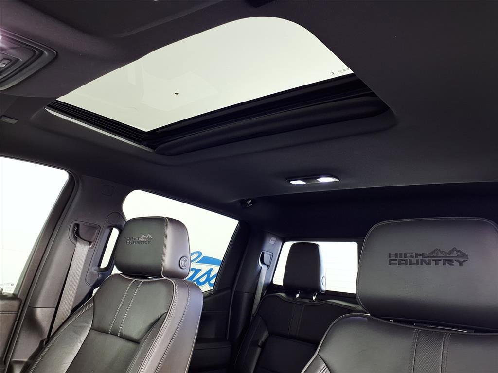 2019 Chevrolet Silverado 1500 High Country photo 4