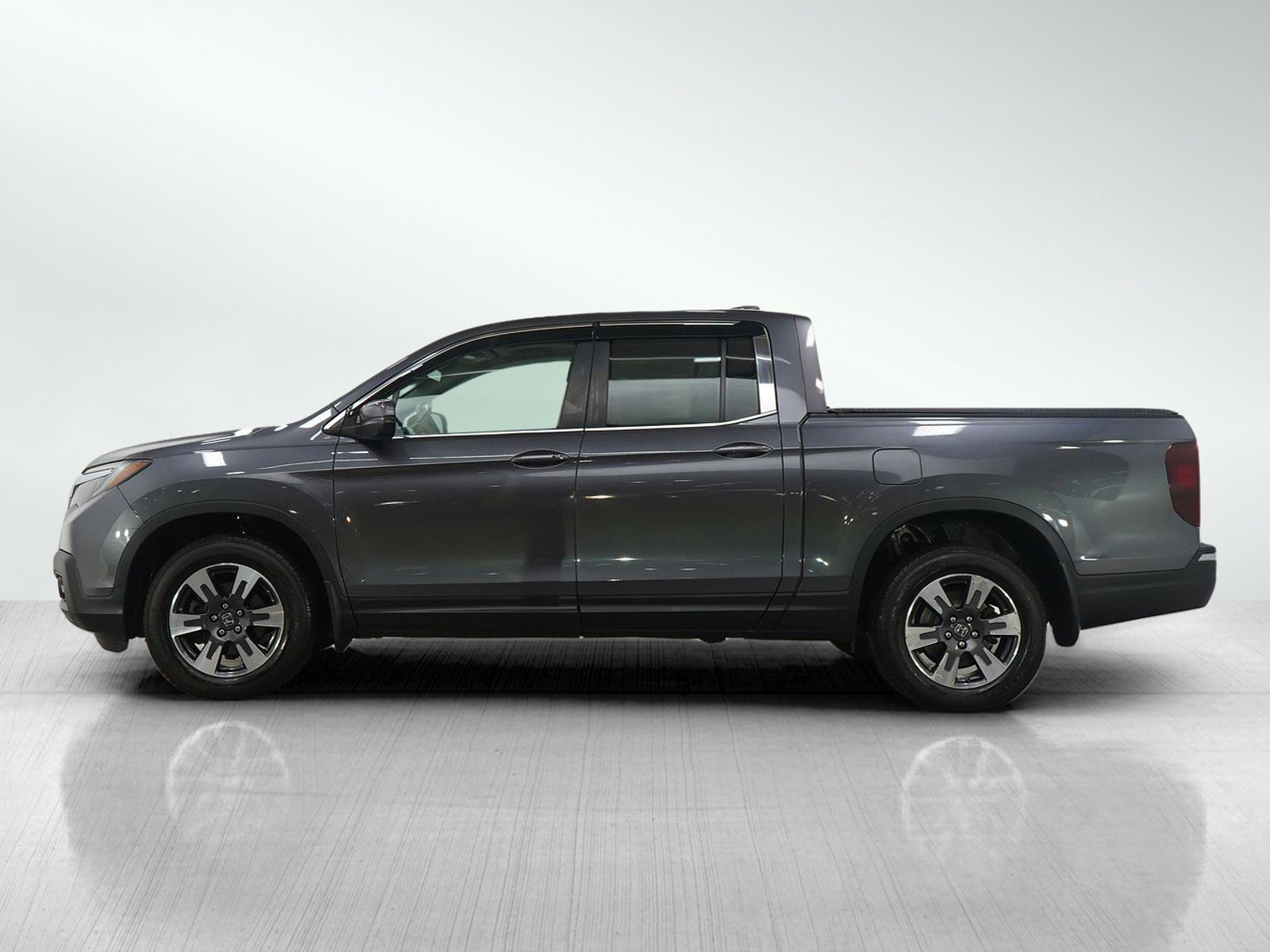 Used 2019 Honda Ridgeline RTL with VIN 5FPYK3F54KB042426 for sale in Burnsville, Minnesota