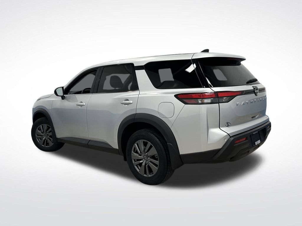 2024 Nissan Pathfinder S photo 3