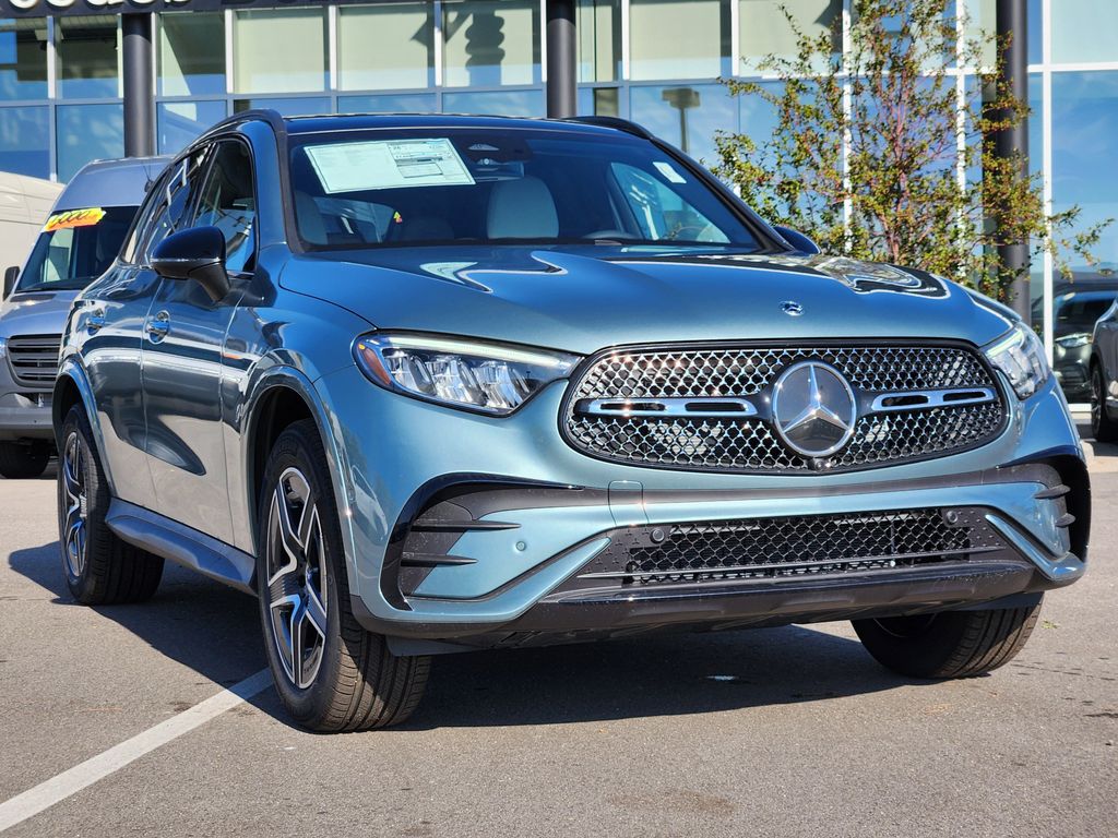 2026 Mercedes-Benz GLC Base's photo