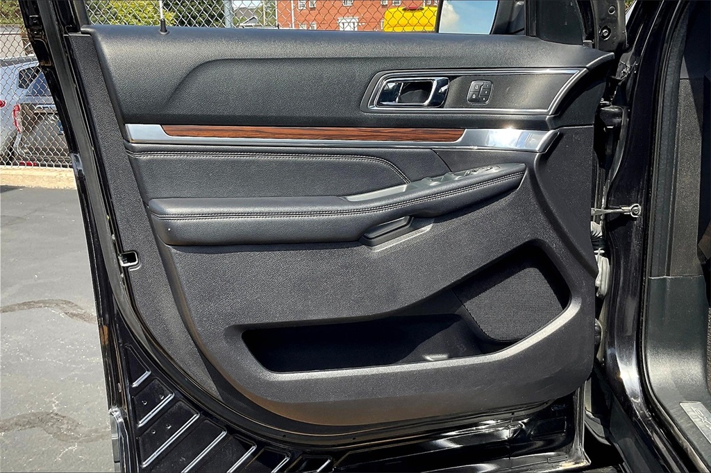 2019 Ford Explorer Limited photo 21
