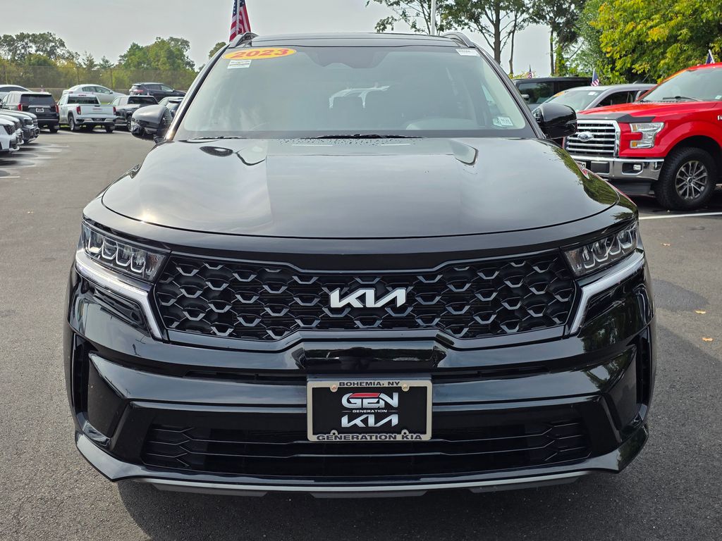 2023 Kia Sorento S photo 2