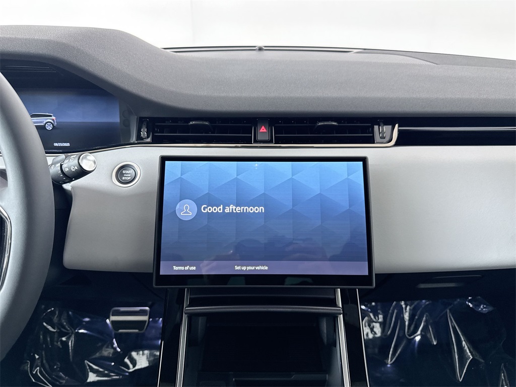 2026 Land Rover Range Rover Evoque Dynamic SE photo 16