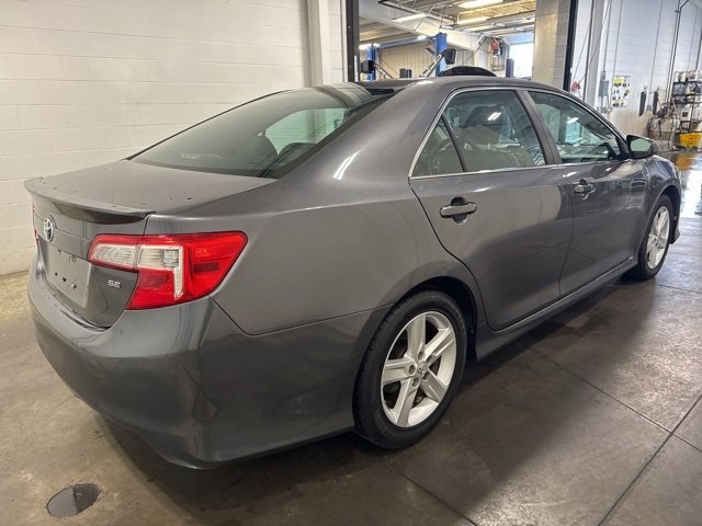 2014 Toyota Camry L photo 2