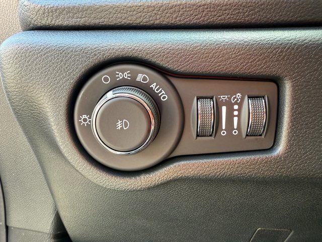 2026 Chrysler Pacifica photo 25