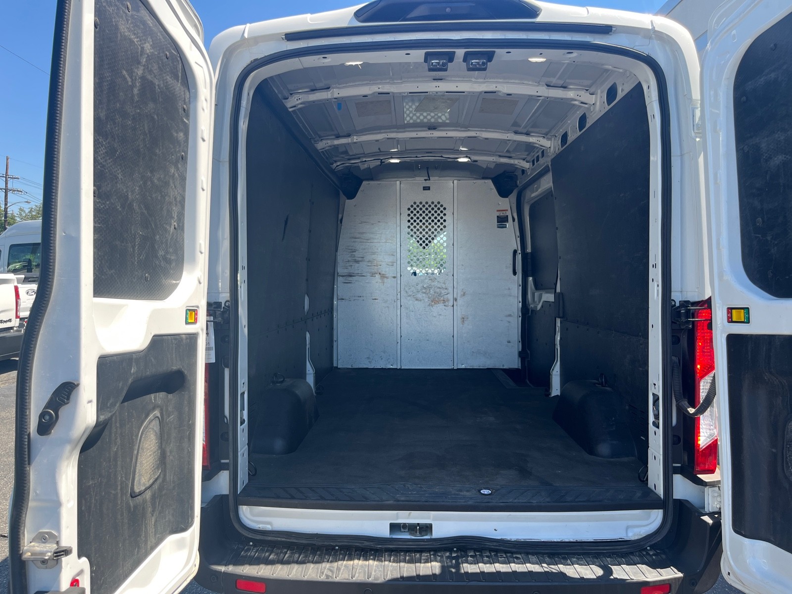 2020 Ford Transit Cargo Van photo 5