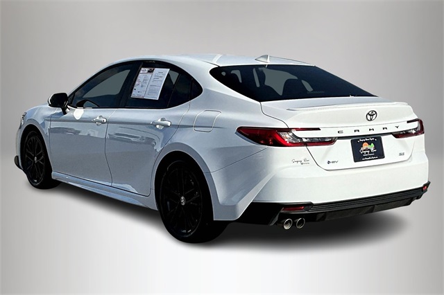 2025 Toyota Camry SE photo 4