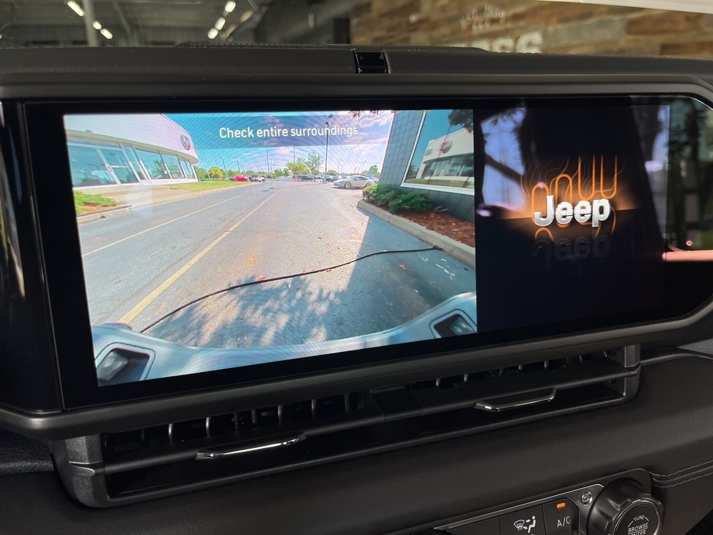 2025 Jeep Gladiator Sport photo 46