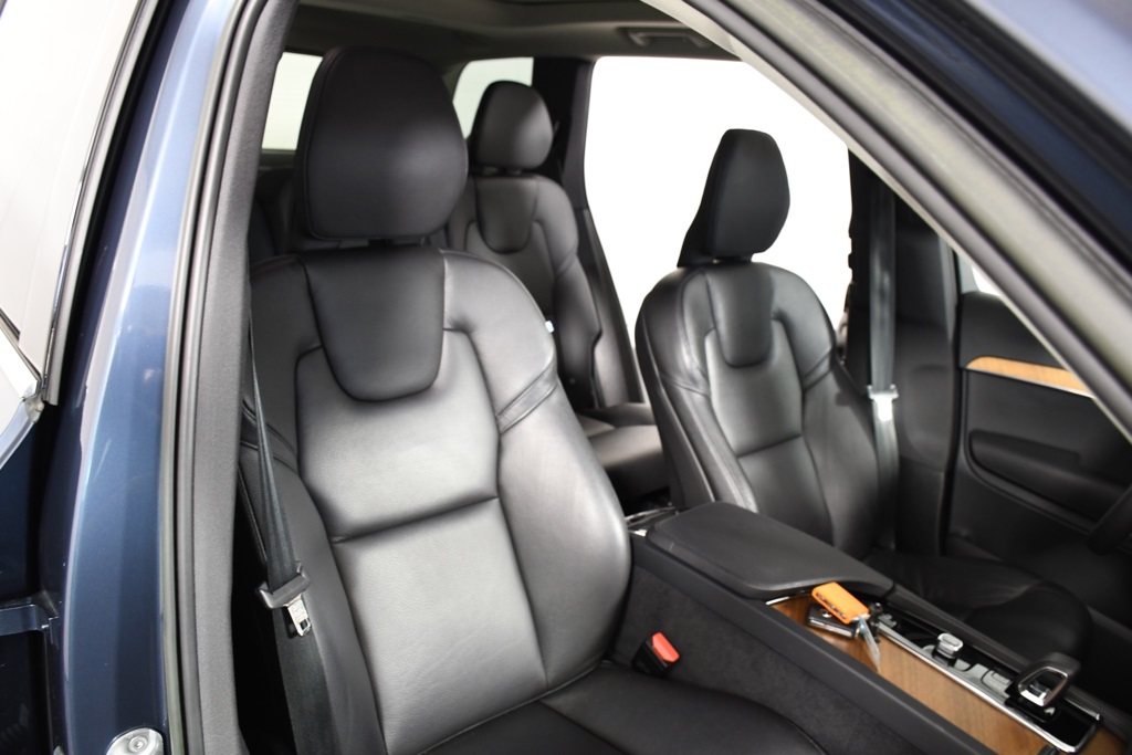 2023 Volvo XC90 Recharge T8 Core photo 18