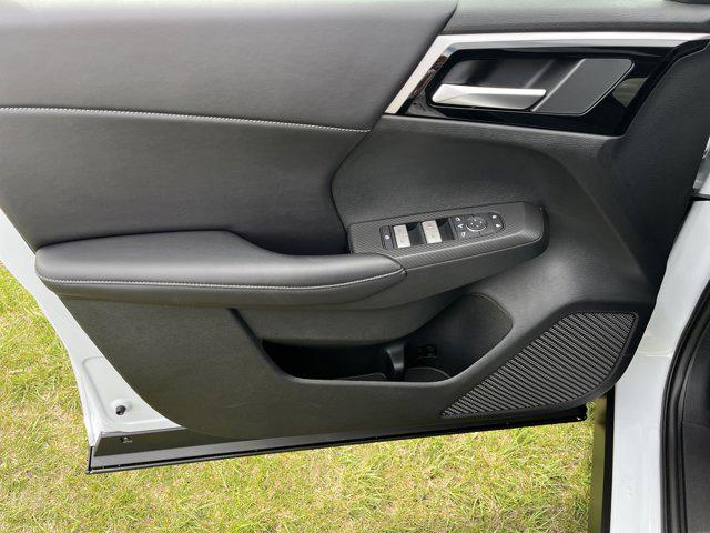 2025 Mitsubishi Outlander PHEV SE S-AWC photo 9