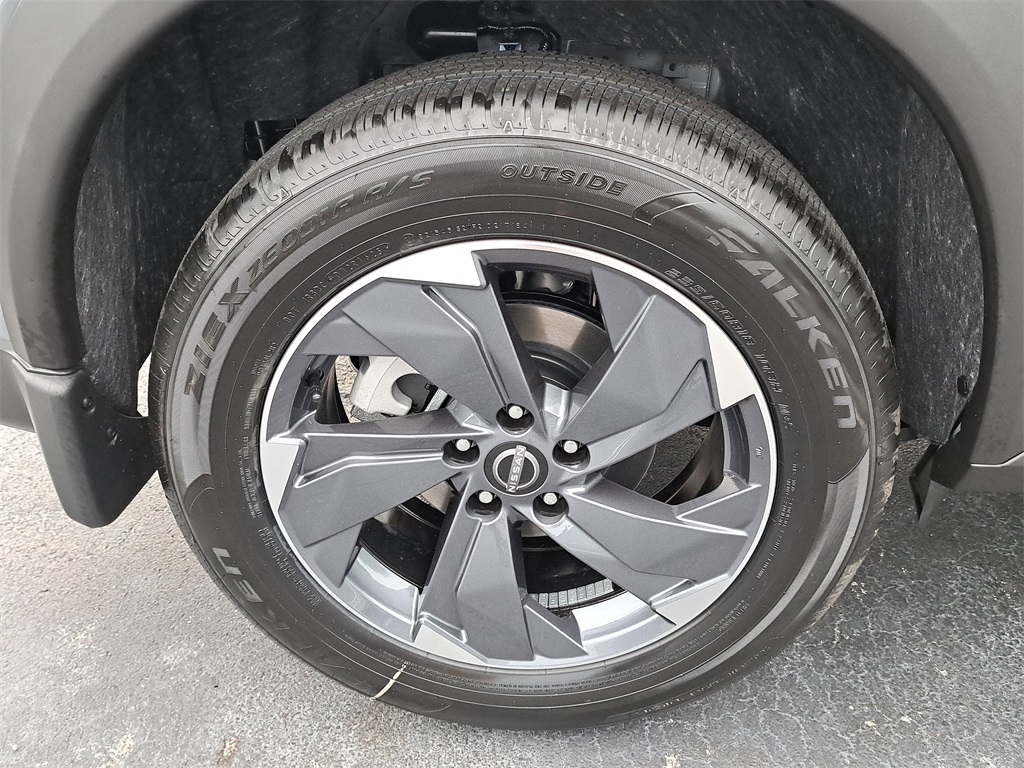 2026 Nissan Rogue SV photo 7