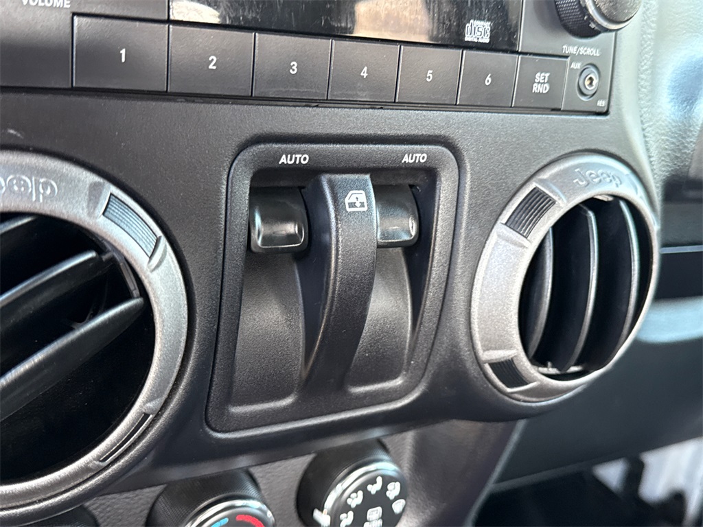 2017 Jeep Wrangler Sport photo 22