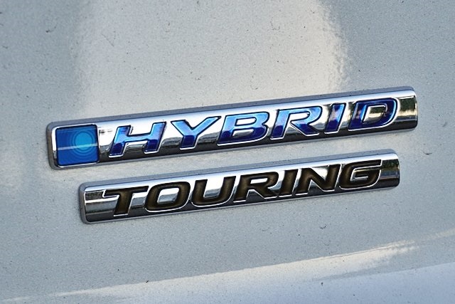 Used 2024 White Honda Touring image 9