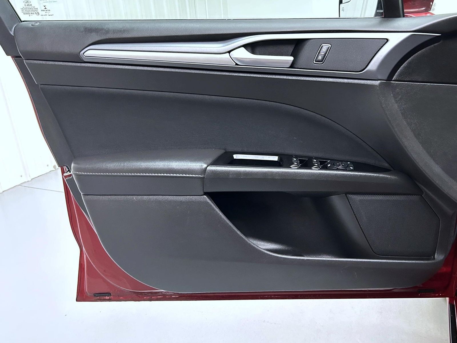 2016 Ford Fusion SE photo 9