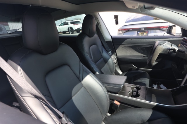 2020 Tesla Model 3 Standard Range Plus photo 17